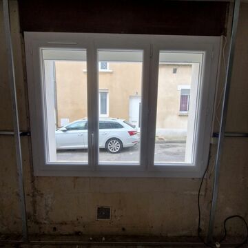 Rénovation de menuiseries PVC pour une maison chaurienne