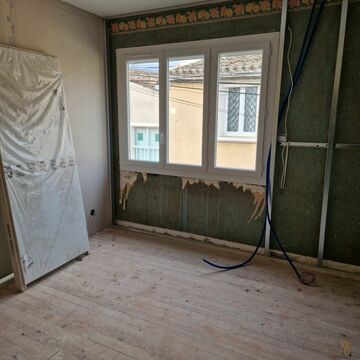 Rénovation de menuiseries PVC pour une maison chaurienne