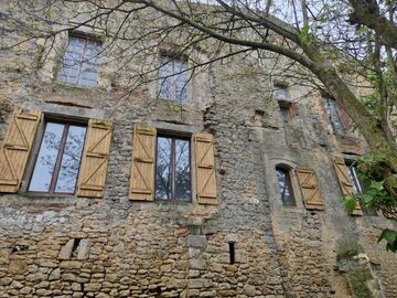 AVANT - Château à Villefranche-de-Lauragais : Rénovez son charme avec la pose de 21 fenêtres haut de gamme