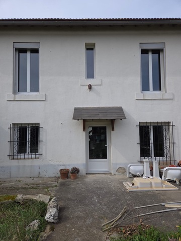 Nouvelle vie pour cette maison à Carcassonne grâce à nos menuiseries sur-mesure !