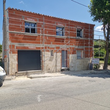 CYBELE MENUISERIE : Une réalisation alliant esthétique et performance à Castelnaudary
